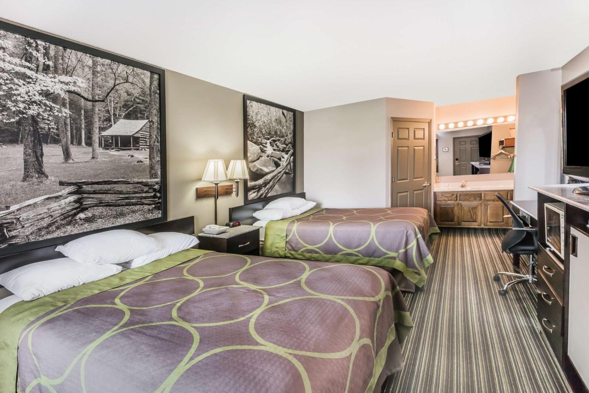 Super 8 By Wyndham Clinton Hotel Buitenkant foto